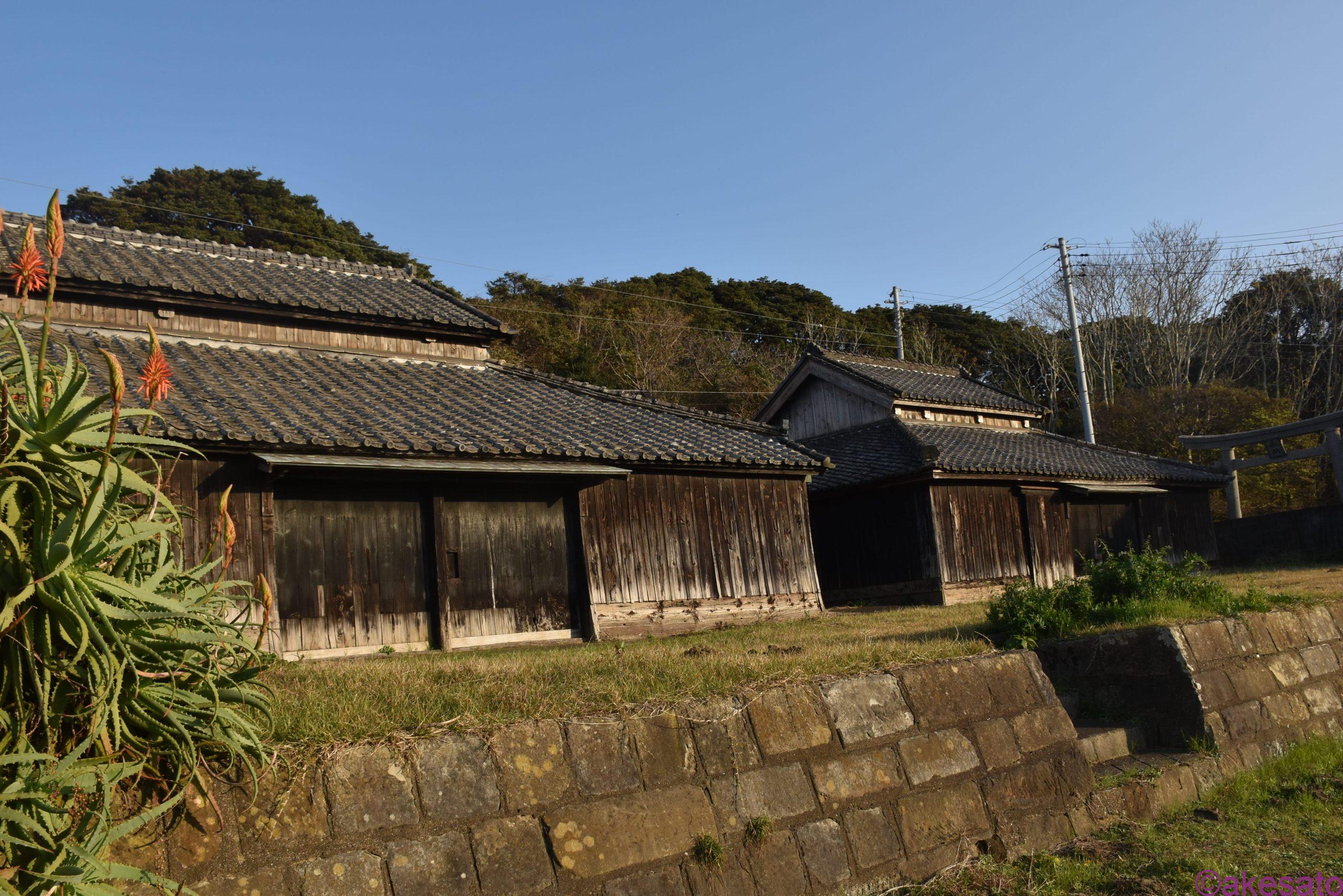 B154 山本出造「備前ブルゴーニュ土  積上香炉」 共箱　線香立付 フクロウ B154 山本出造「備前ブルゴーニュ土 積上香炉」 共箱 線香立付