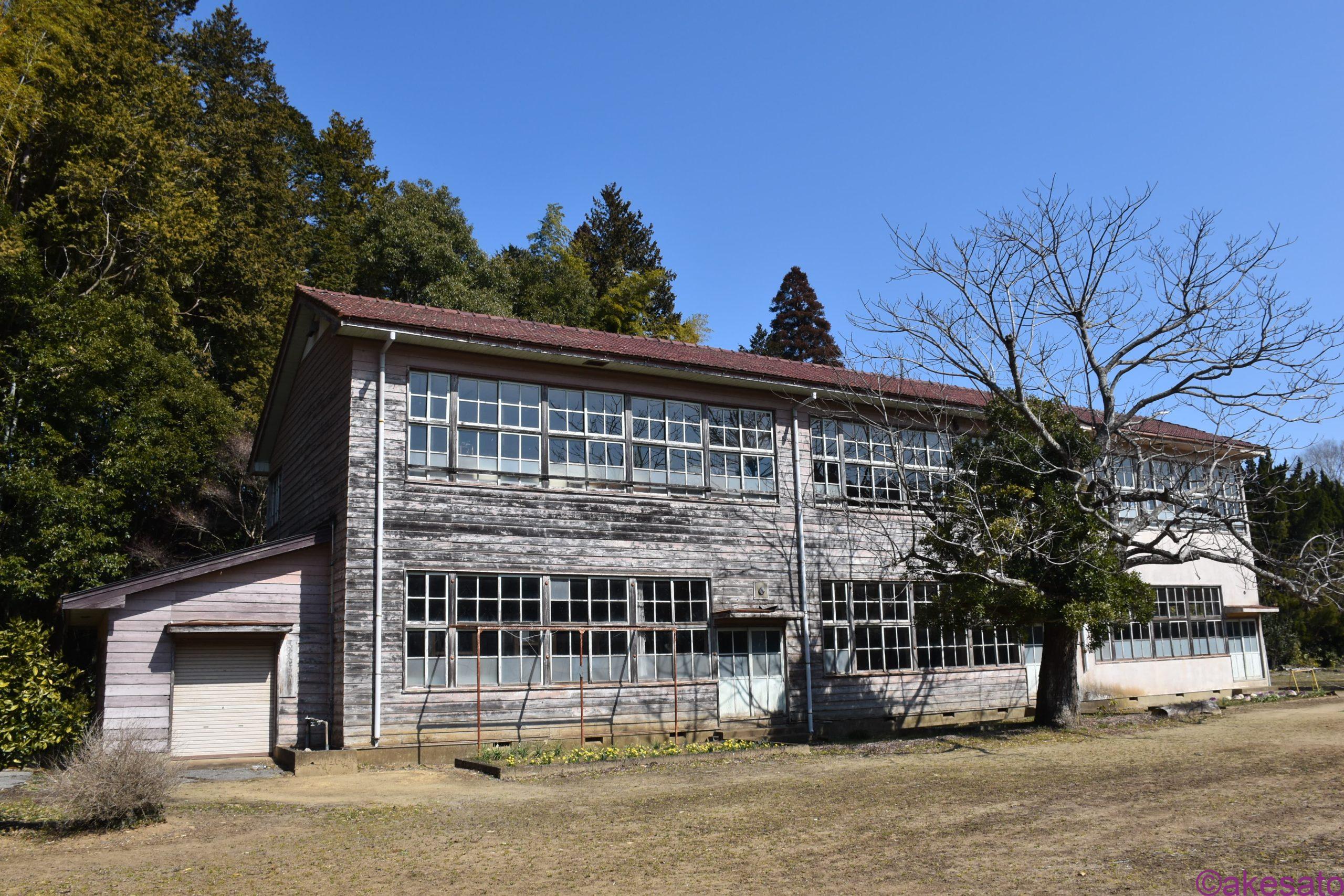 【中古】 民主主義の小学校 地方政治を拓く/北の街社/木村良一 中古】 民主主義の小学校 地方政治を拓く/北の街社/木村良一 Amazon.